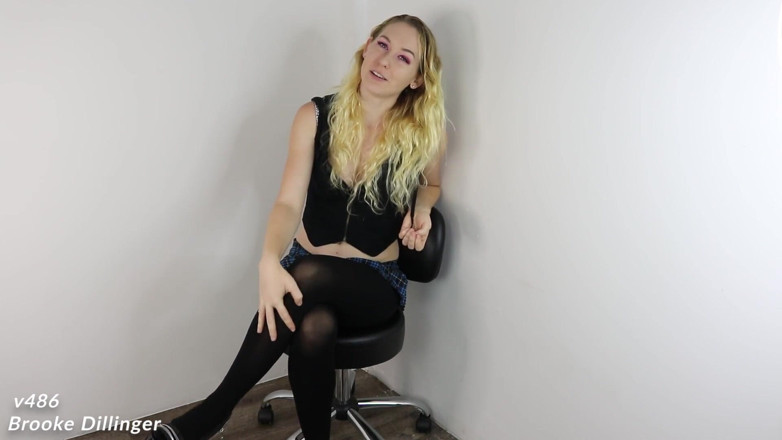 Brooke Dillinger: Taboo panty hose masturbation