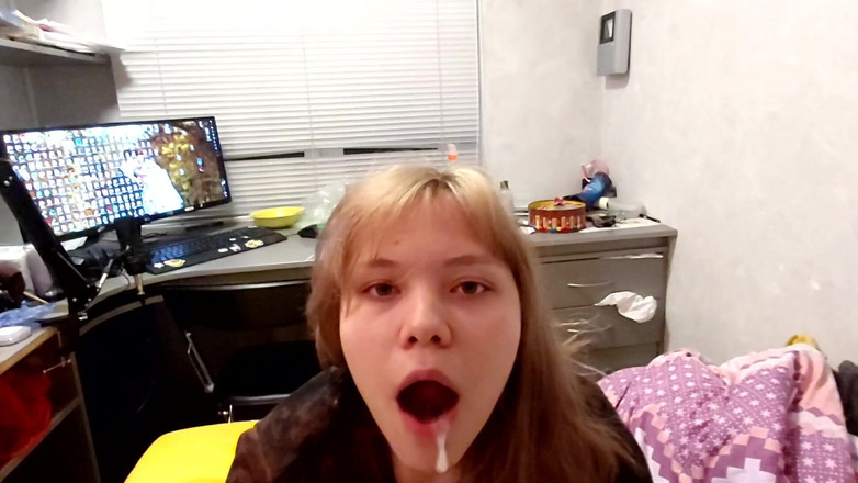 Furiyssh: Menghisap batang sehingga saya dapat banyak air mani di dalam...