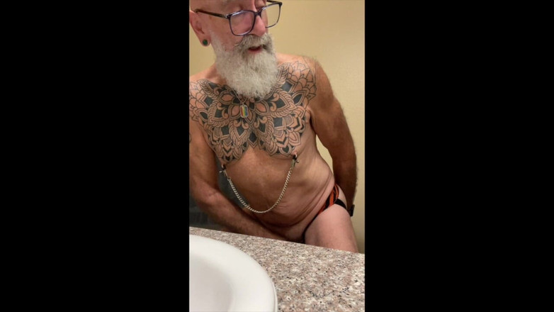 feedmedick: 我准备好潮吹了