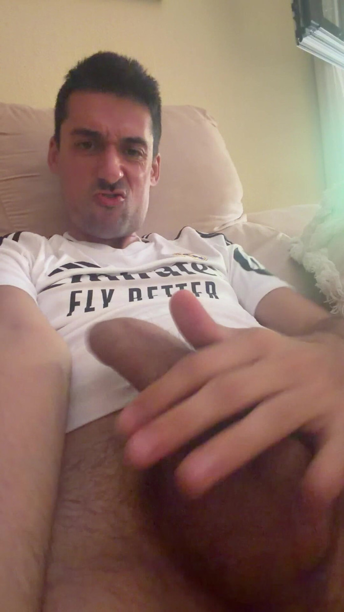 Liam Harding: Hot Daddy Jerks off and Cums Like a Fountain