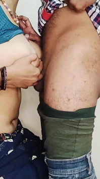 Stiefmutter lutschte stiefsohn aufrechte schwanz Dann studentin stiefsohn fickte sie im doggystyle