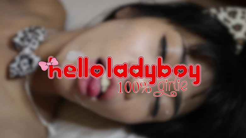 Hello Lady Boy: Thai babe shoves big dick in both holes