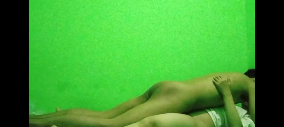 Famly sex: 섹스와 좁은 보지를 쓰다 빠는 인도 십대 소녀