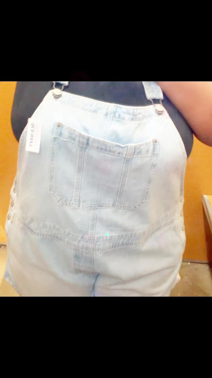 Anye Meshell: Going From Naughty to New Looks at the Mall!