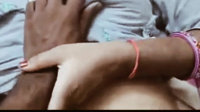 Joya Malik: Indická dáma má sex tvrdě ošukaný jejím milencem