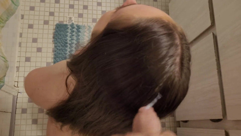 Mimiandevan: Sperma im haar, fetisch, abspritzen und durch trockenes haar bürsten