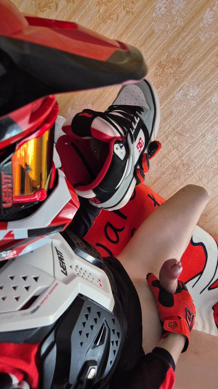 Sneakersmax98: In Biker Gear, He Brought to Orgasm