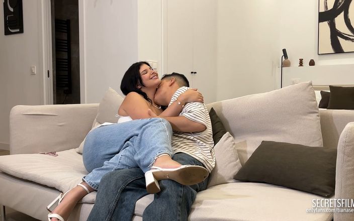 SecretsFilmed: 初デートがうまくいった、さあ、ファックの時間だよ
