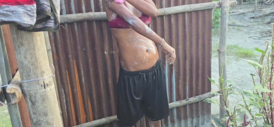 SafeRosebush8: 印度XXX洗澡视频色情视频