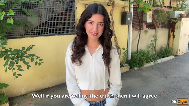 Dis Diger: Girl Asks to Cum on Her Face for Cumwalk on...