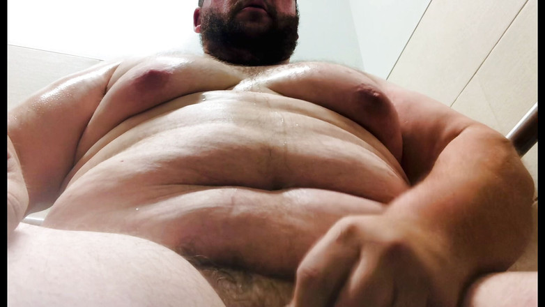 Huge nipples: 巨大的乳头