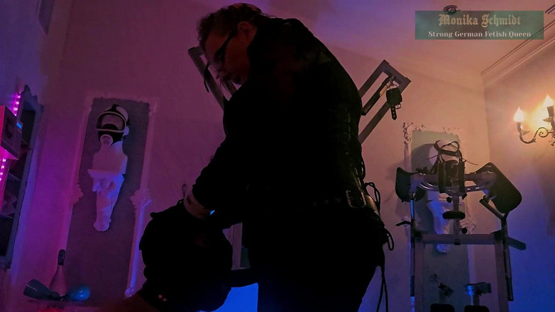 Strict Senz: Monika Schmidt Blowjob-training Cuckolding-strapon-schlampe Spuckt, Verbale Demütigung