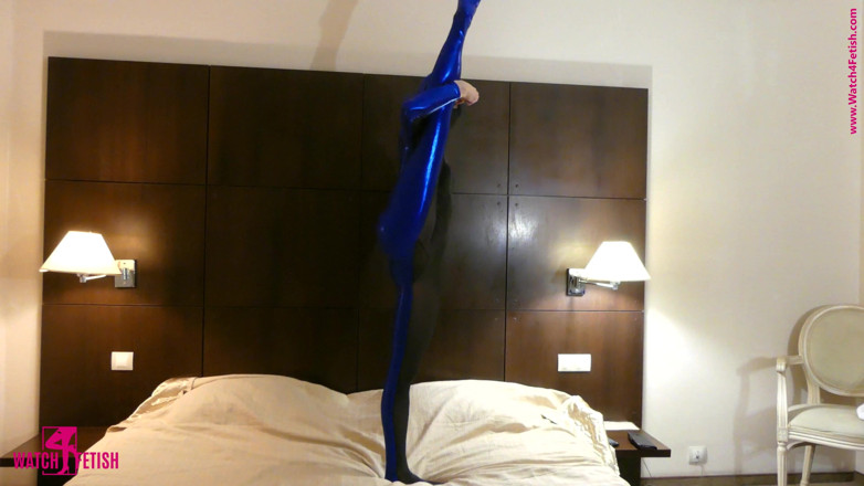 Gymnastic: Masked contortion dream