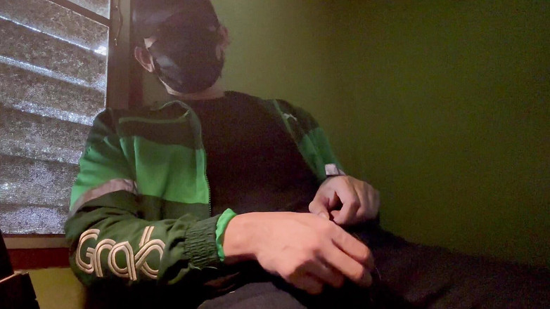 SinglePlayerBKK: Mưa trong khi làm việc.