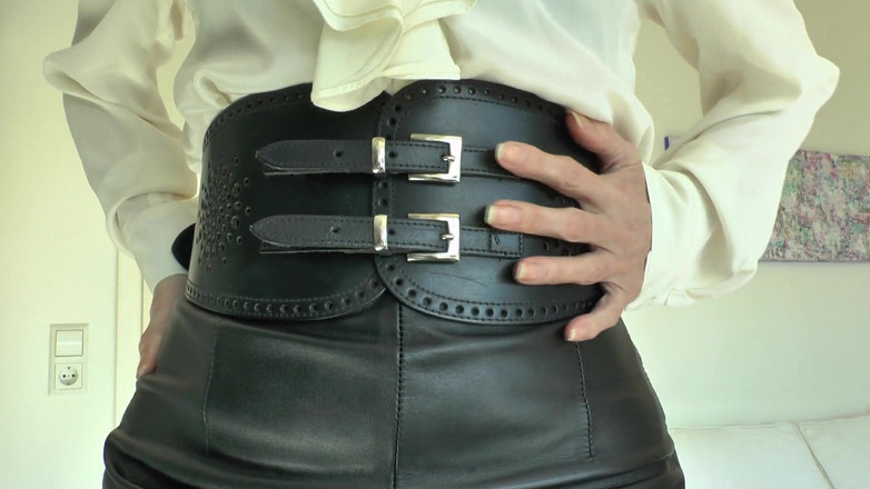 Lady Victoria Valente: Широкі тугі пояси, частина 76, леді Вікторія Валенте