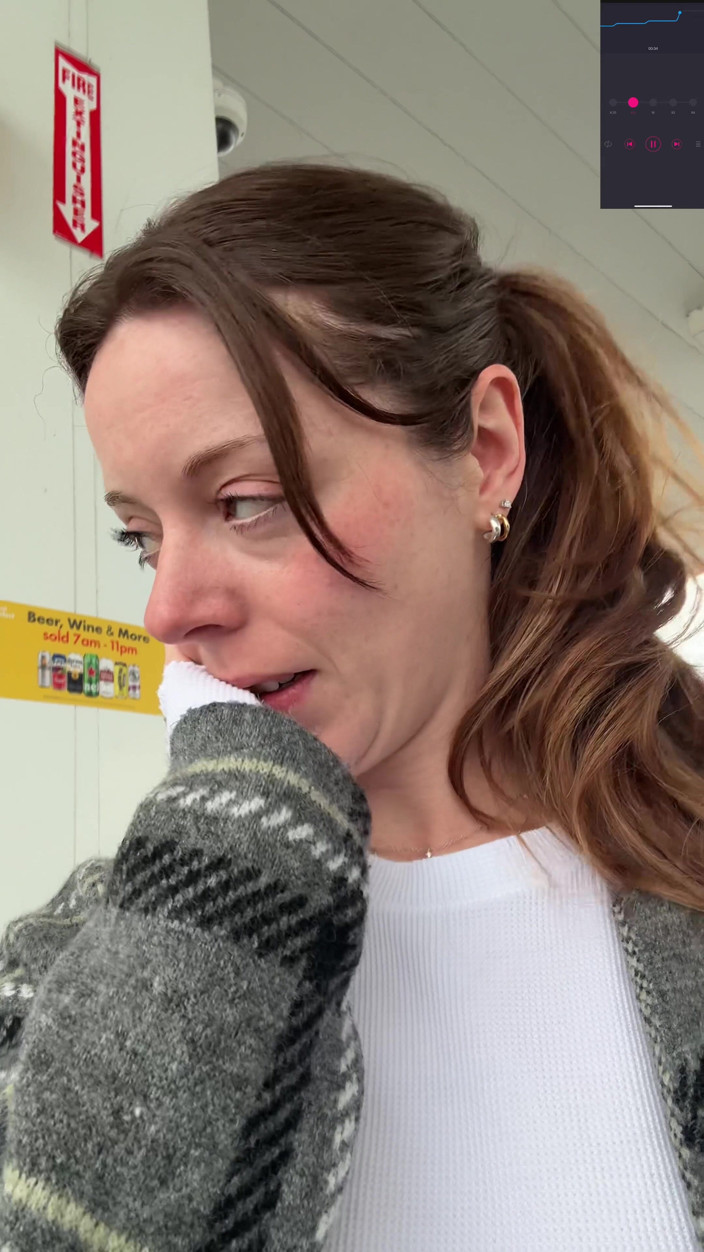 Nadia Foxx: Cercando di non venire troppo forte mentre pompo il mio...