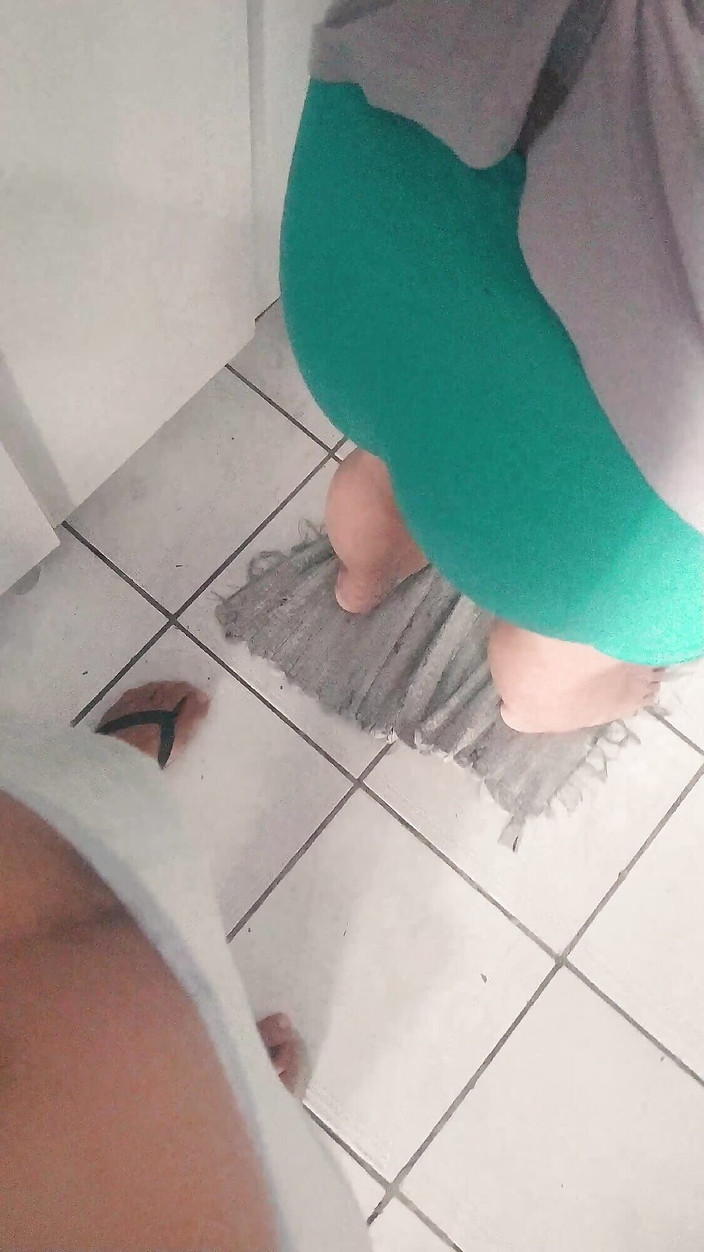 Lily & Theo: Esfregue pau na cozinha enquanto ela lava os pratos