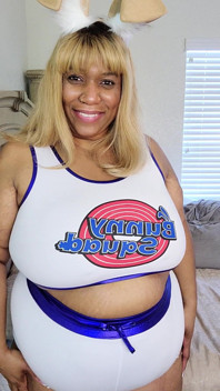 Distracting You with Tits