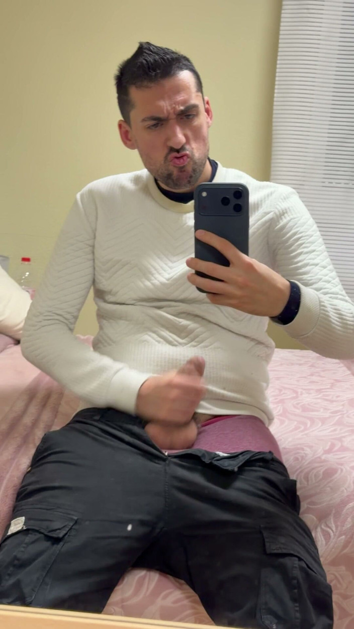 Liam Harding: Hot Stepdaddy Showing off Big Cock