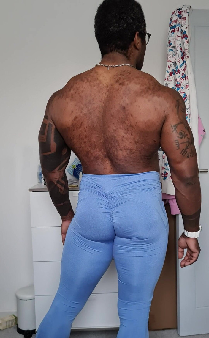 Amadeus: New Women's Legging Make That Ass Pop