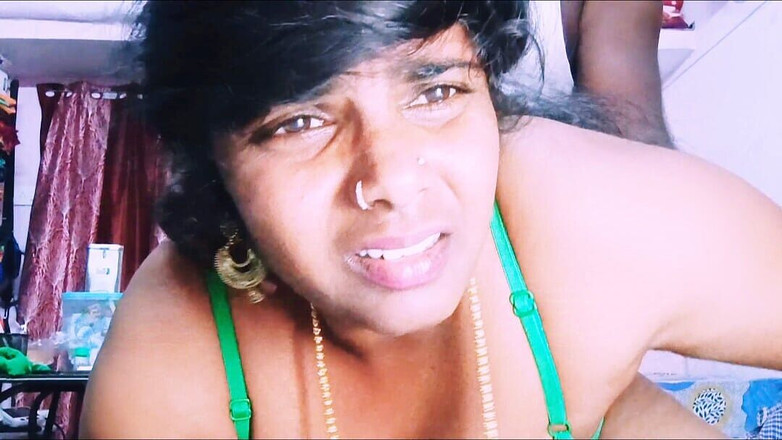Telugu honey lips: Desi macecha a nevlastní syn Dildo kondom dogge styl šukání. Telugské...