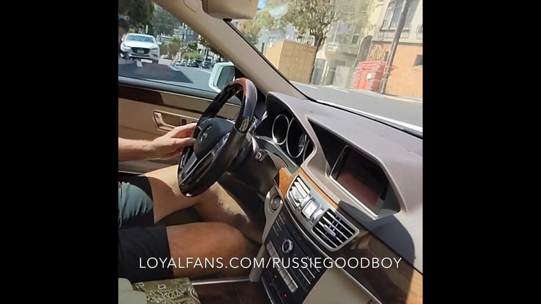 Russie Goodboy: 車と駐車場でビッグ・ディック・ステップダディ・ジェイ・テイラーを吸う