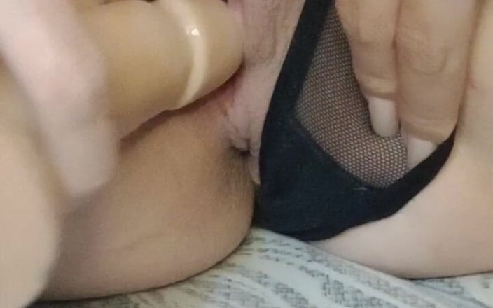 Vickbit Xxx: Wet Pussy with Toy for You
