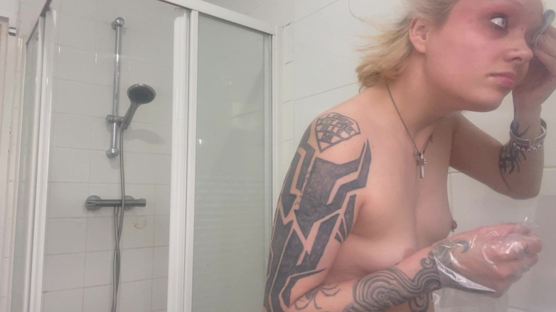 Glitterqueen1999: Bleaching My Roots a Eyeachws