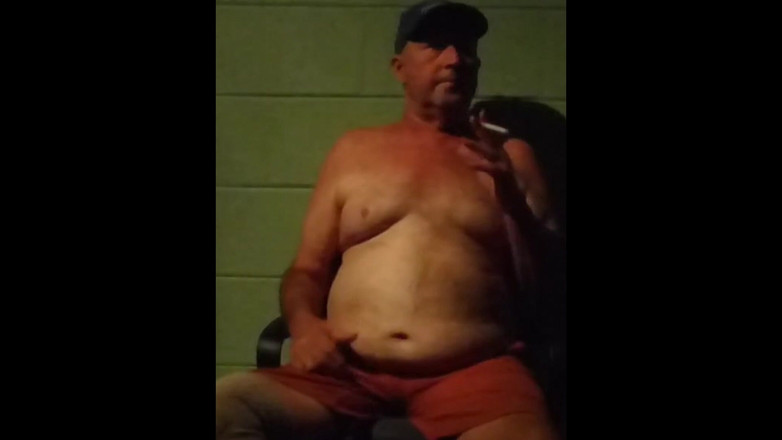 Kind Chub: Piątek rano dym