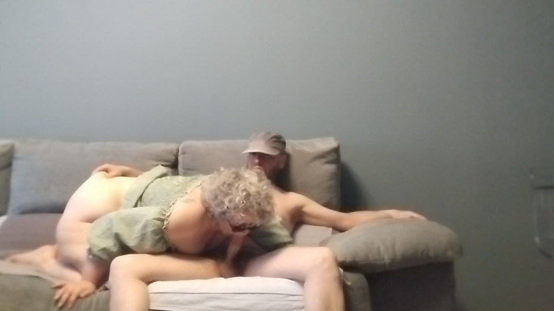 Tatianat69: Hot Mature Tatianat69 on All Fours on the Sofa