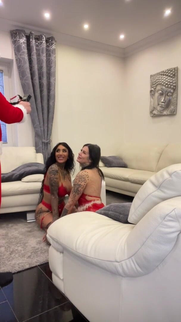 TYRARIDE: Tattooed MILFs Team up to Please Santa