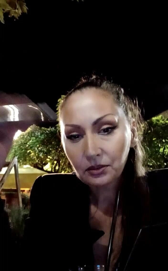 Dominatrix Redsonyja: स्ट्रीम ने रात में सर्बियाई डॉमिनेटिक्स शुरू किया