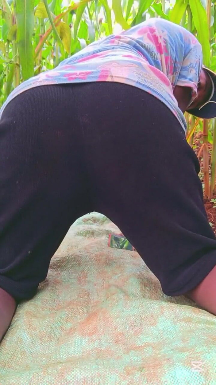 Sexyjayla254: Kontgat vingerend buitenshuis