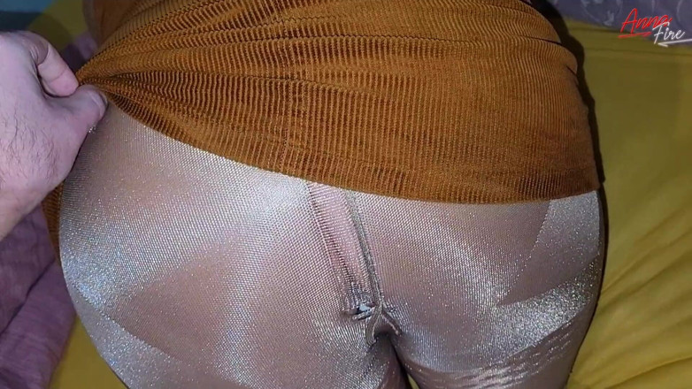 Anna Fire: Strappato collant su una matura in un abito corduroy