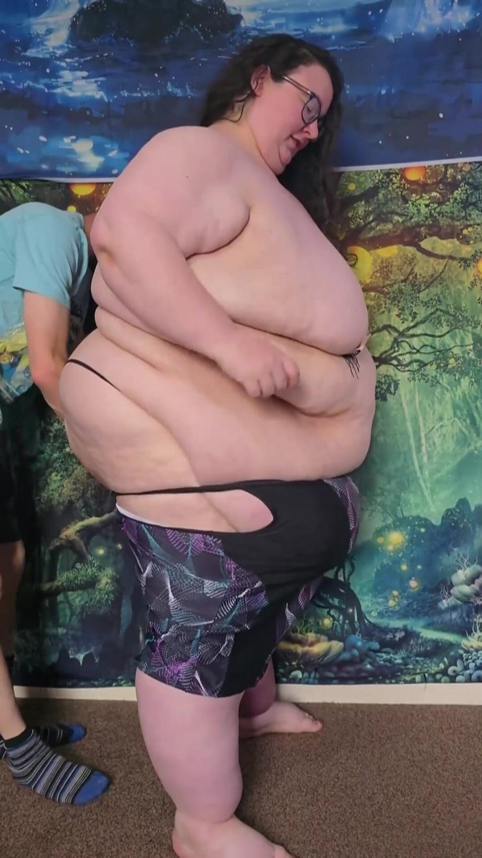 SSBBWLadyBrads: SSBBW Fat Goddess Swimwear Try on