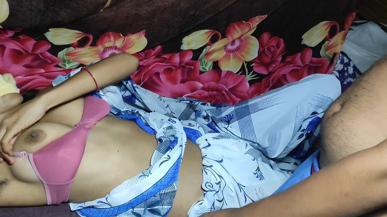 Gini272: Bhabhi liếm và đụ âm hộ