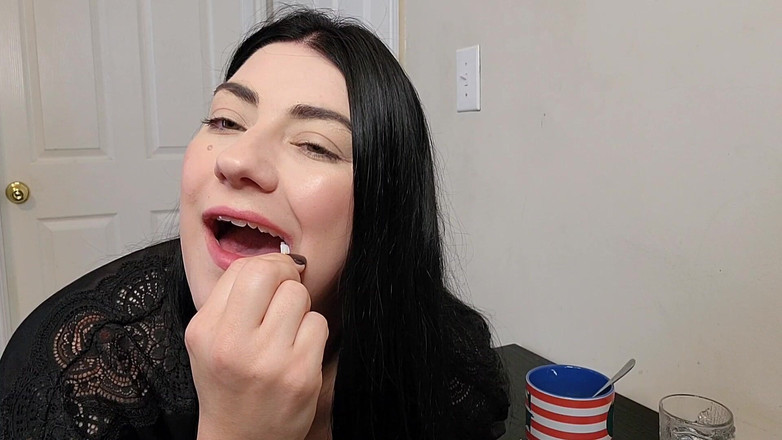 Julia Ryan: Ejacularea mea personală în