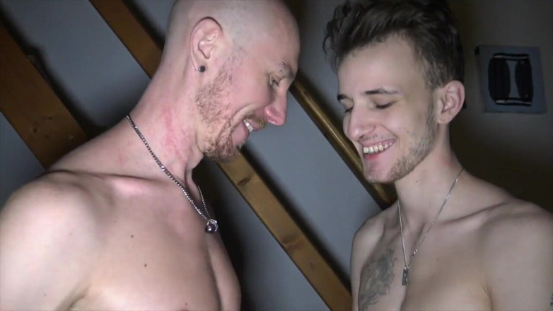French Twinks Amator videos: Sexy twink love to fuck older