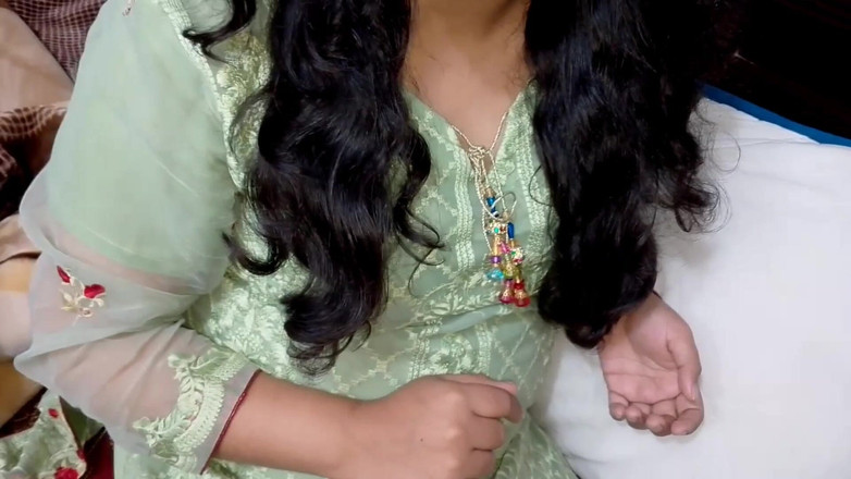 QueenbeautyQB: Fratele vitreg a făcut sex cu sora vitregă și a avut...