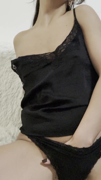 Ich Liebe Es Mit Meinem Buttplug in Meinem Arsch Zum Masturbieren