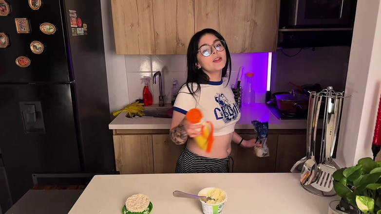 DaliaMorgan: Зраджую моїй дівчині з моєю зведеною сестрою