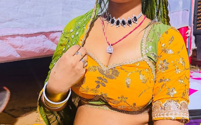 Sexy gunjan: Macecha si prstí kundičku a show s obrovským zadkem