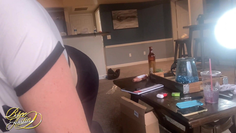 Brees Lair: Jiran-jiran menonton saya menghisap otot koyak