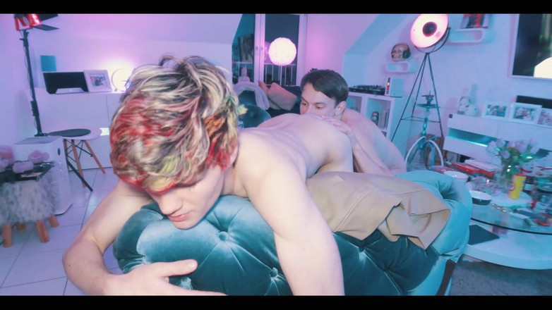 Caruso Rainbow: Bị lugiatwink đụ