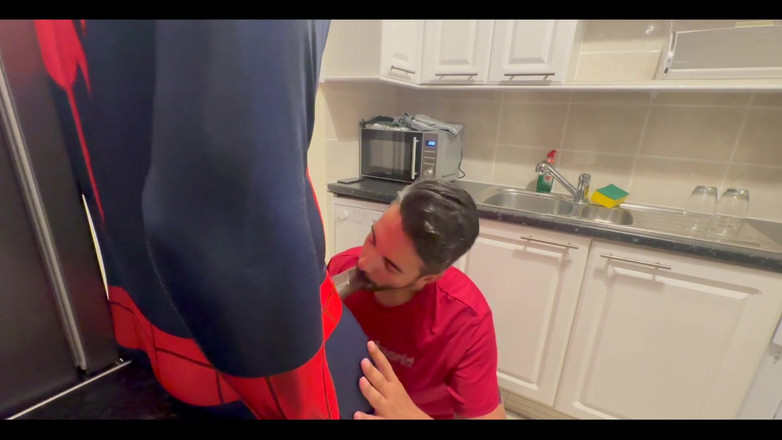 MilesHenryXXX: Šukej nádobí