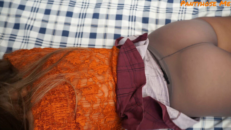 We heart Milfs: バレンタインデーの足コキ、フェラチオ、そして恵みからの射精