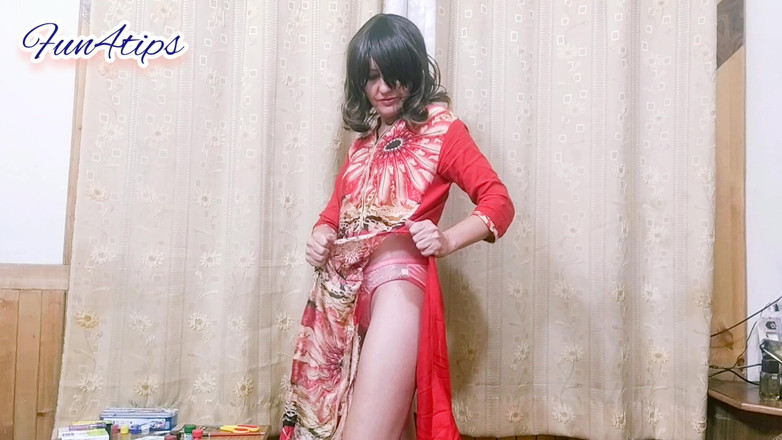 Bolly Karma: Zvláštní tip na roztrhání mých krásných šatů.