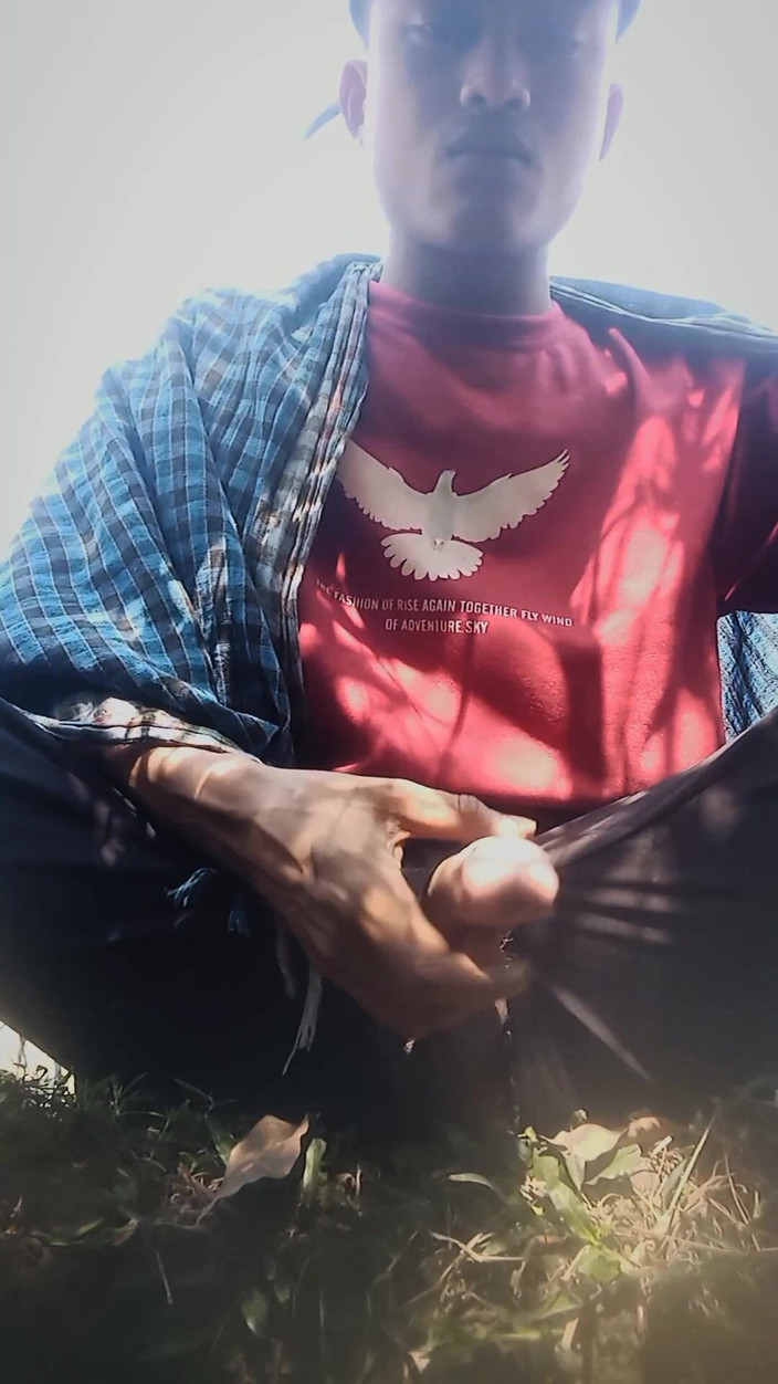 Reshmi_das: Venkovní masturbace Desi Boy Solo