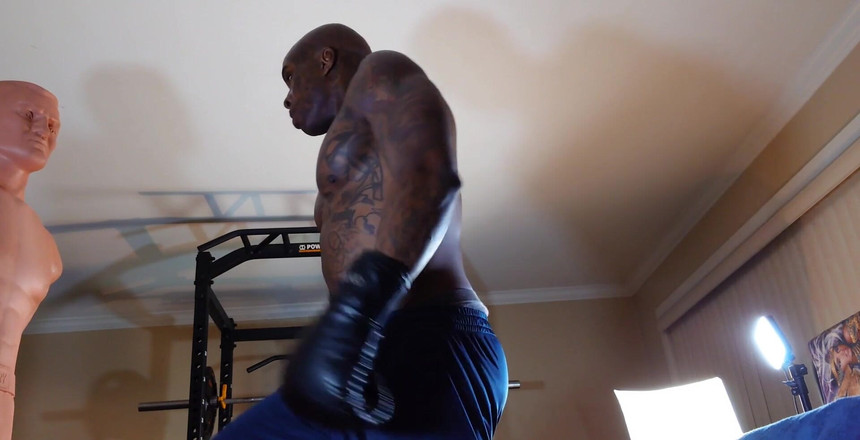 Hallelujah Johnson: Treino de boxe as variáveis agudas para treinamento incluem repetições,...