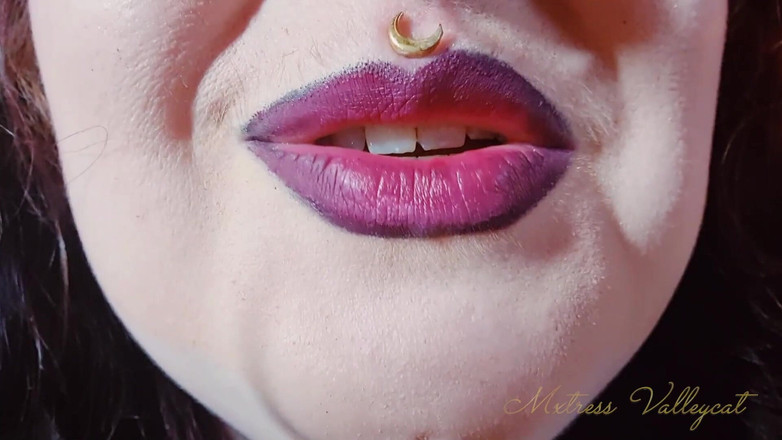 Mxtress Valleycat: Giant Godddex Chomp